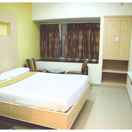 Отель Sri Srinivasa Residency Kadapa Экстерьер фото