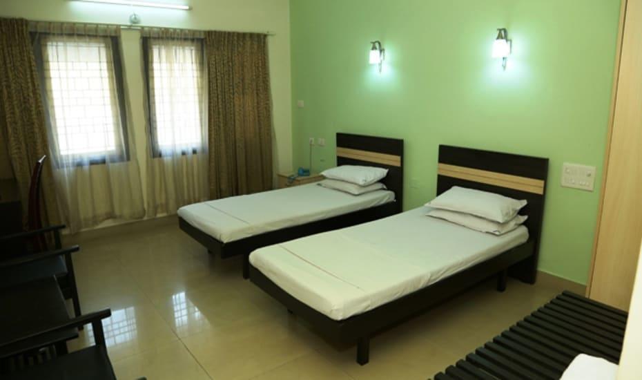Отель Sri Srinivasa Residency Kadapa Экстерьер фото