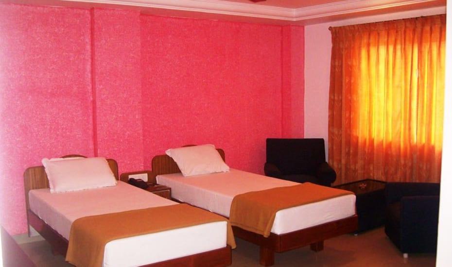 Отель Sri Srinivasa Residency Kadapa Экстерьер фото