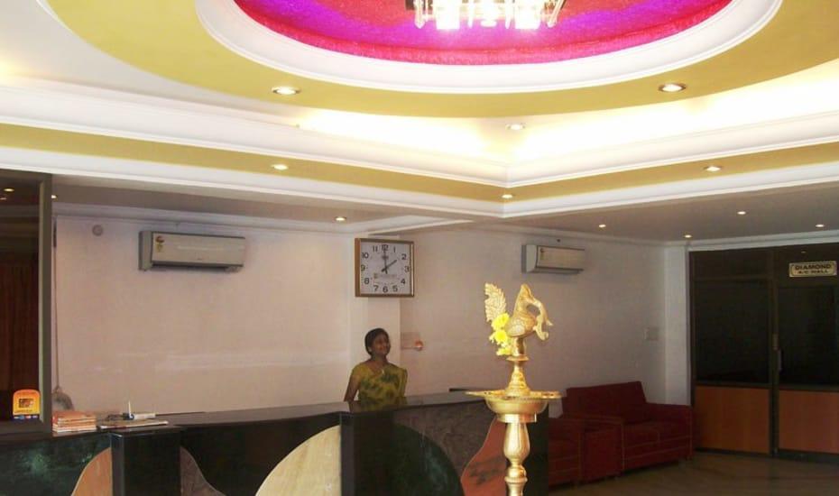 Отель Sri Srinivasa Residency Kadapa Экстерьер фото